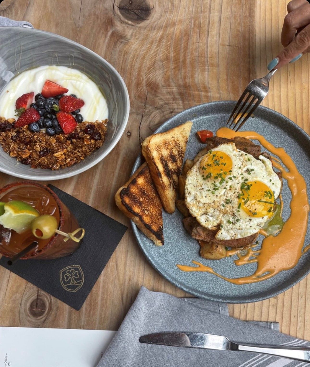 SUNDAY BRUNCH